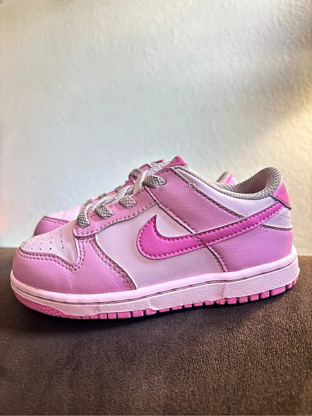 Nike Dunk Low "Triple Pink" Pink Sneakers Like New